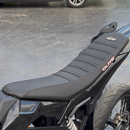 Ultra Bee Guts Seat Cover